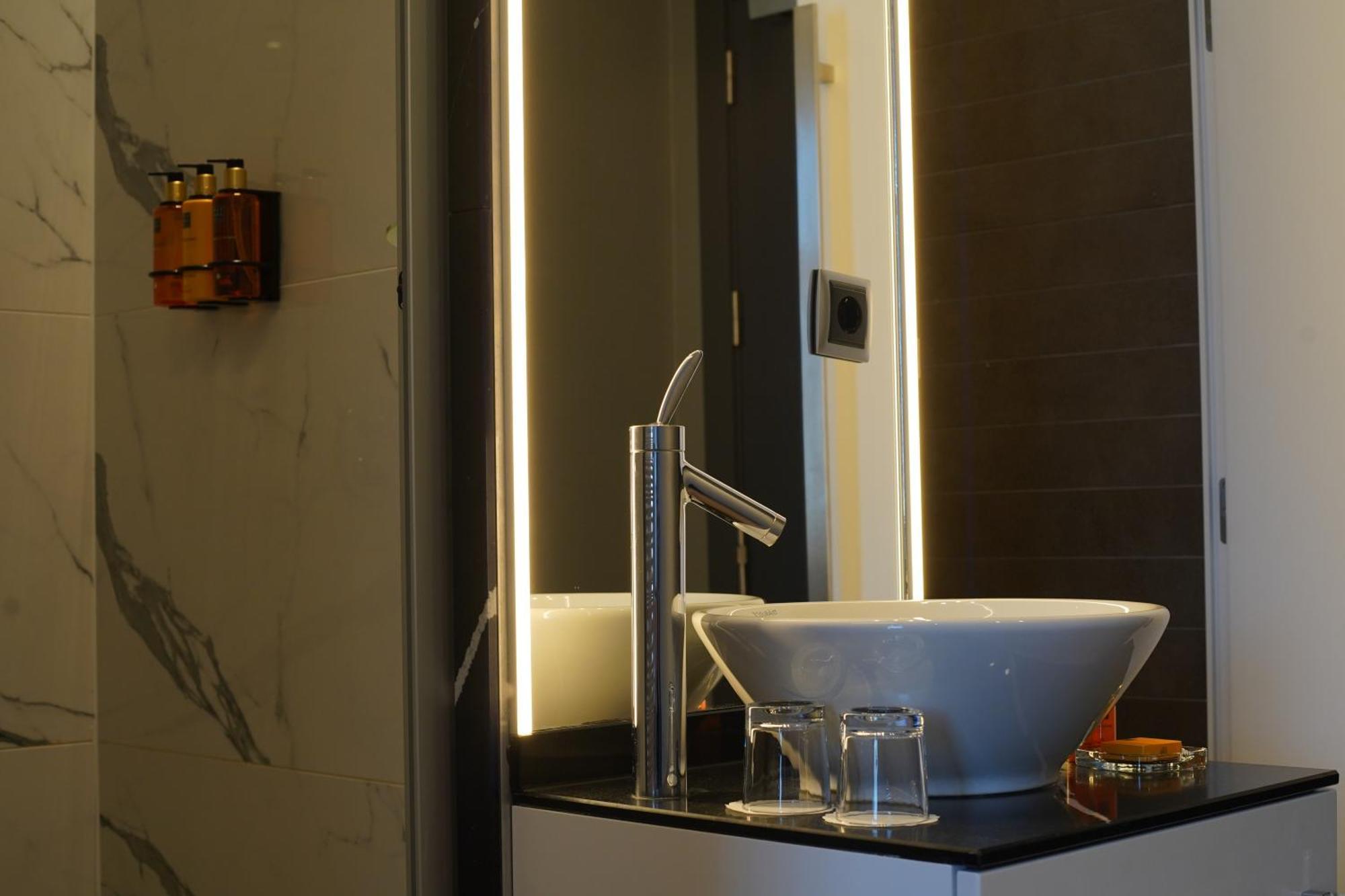 Hotel 987 Design