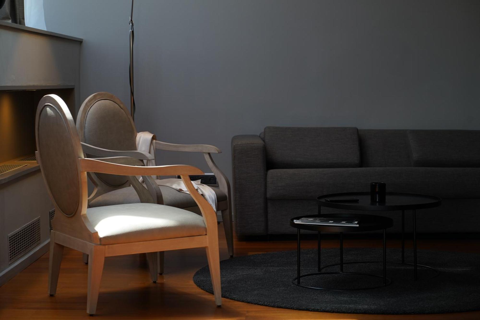 987 Design 4* Prague