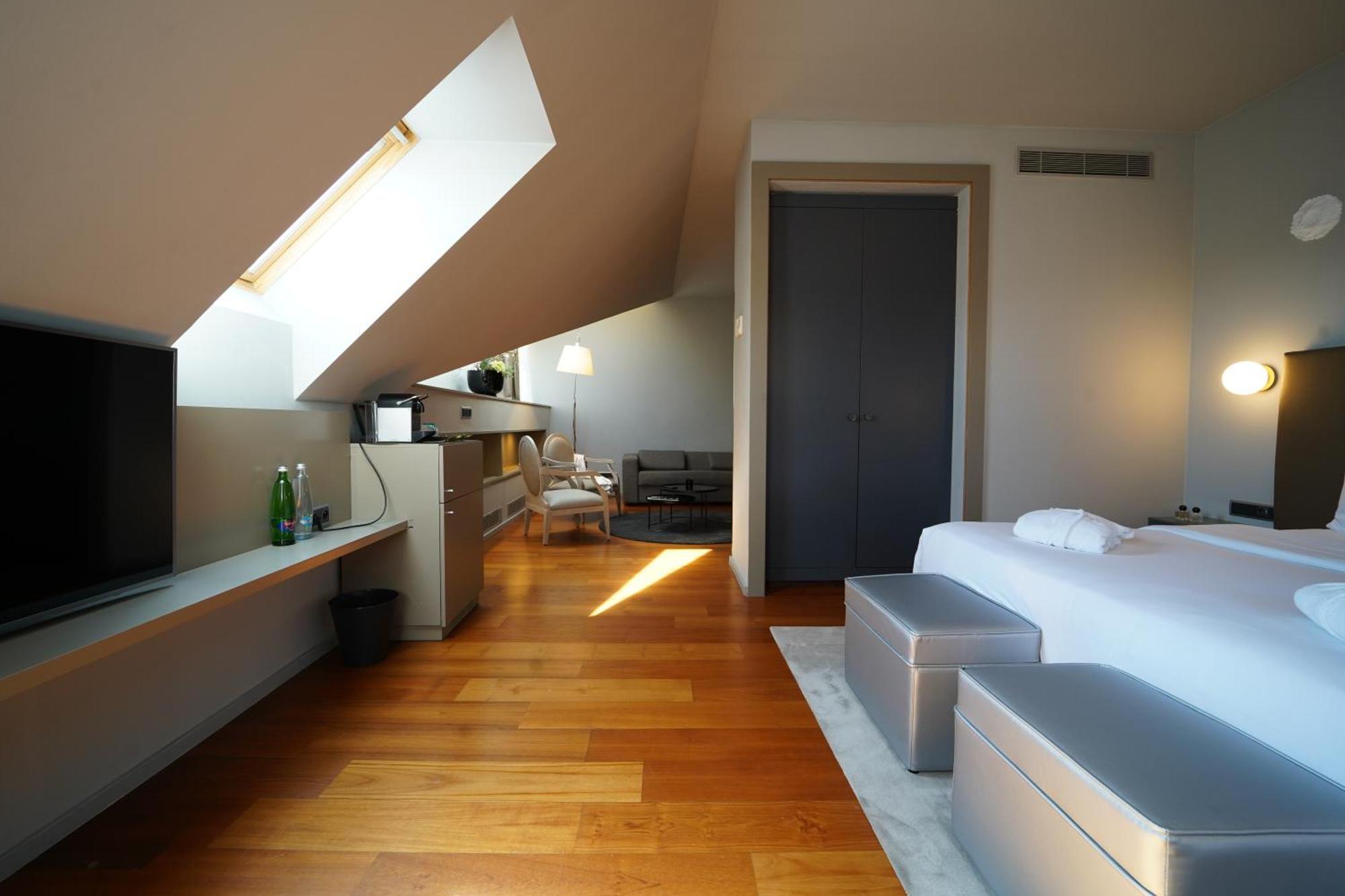 987 Design 4*